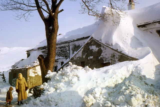 Old farm at Overtown in deep snow
